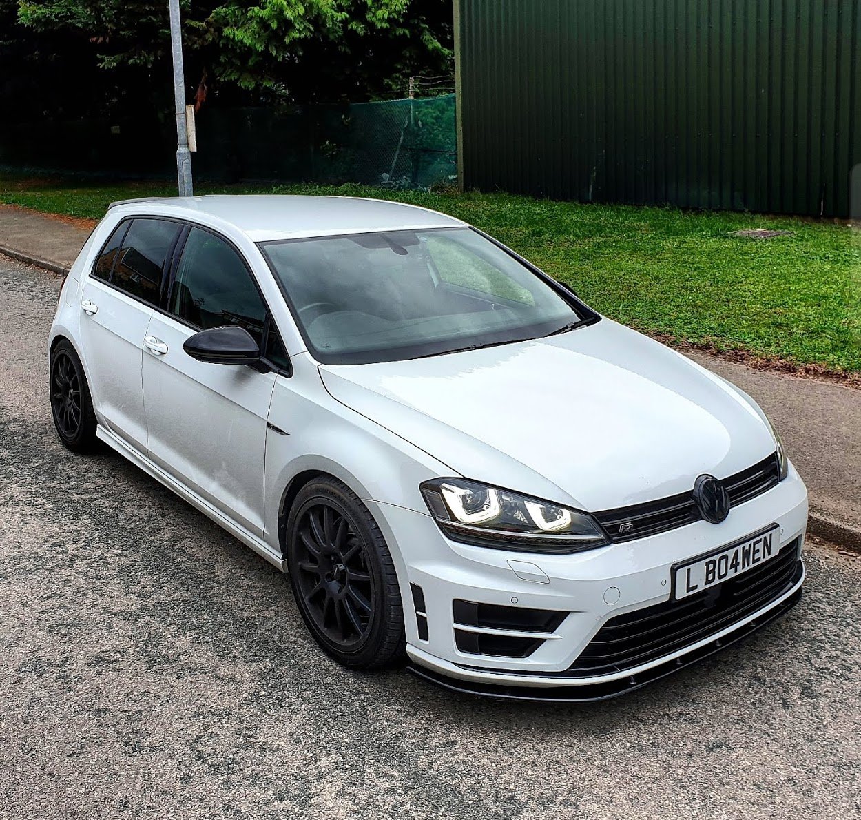 White/Manual/5 Door - 7R Members Rides - VWROC - VW R Owners Club