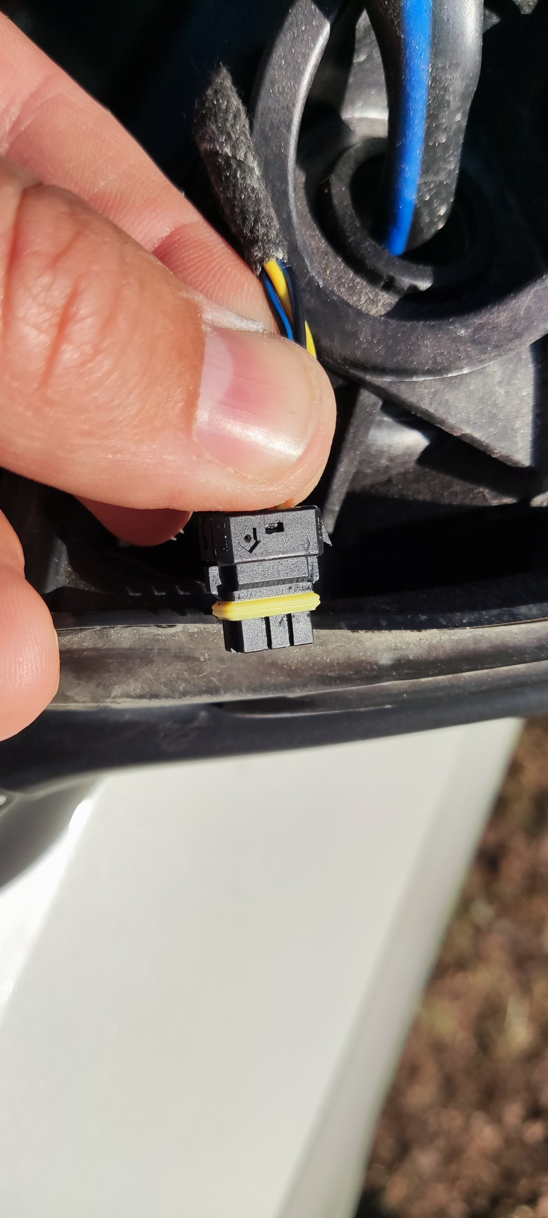 Help me remove terminals from connector VW Golf R MK7 Chat VWROC