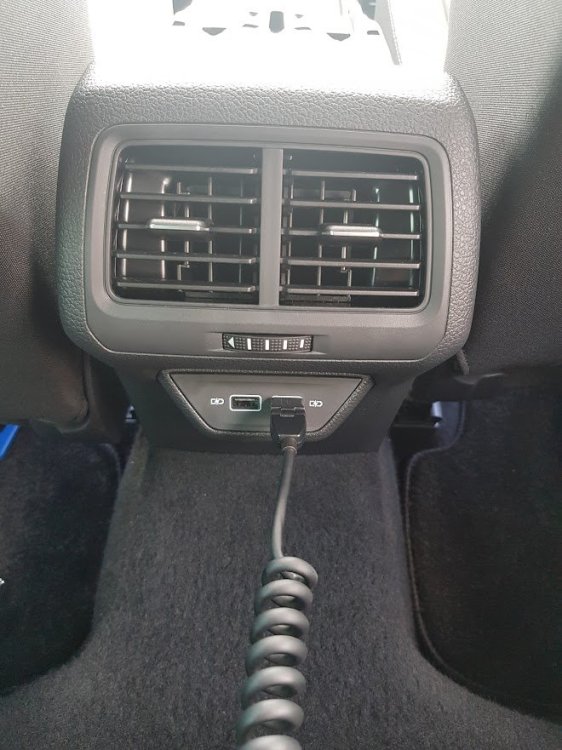 RearUsb.jpg